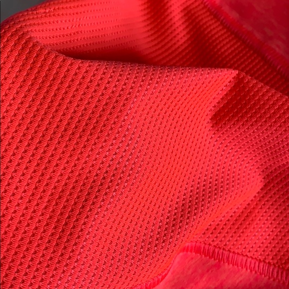 Under Armour Workout Tee - Picture 3 of 4